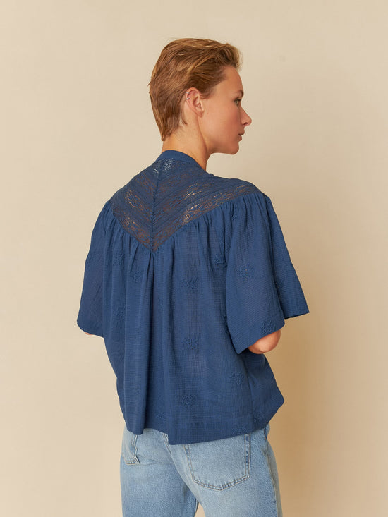 Camicia ricamata