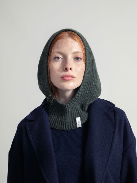 Marika balaclava in lana e cashmere rigenerati